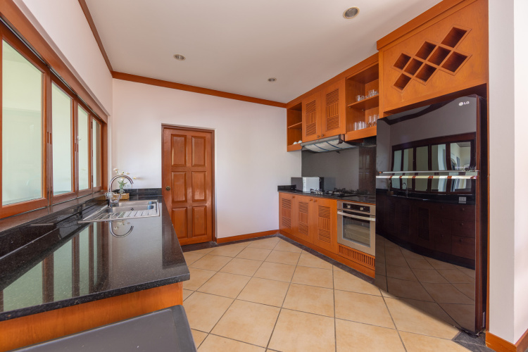 Traditional Thai 2BR in Baan Bua Estate Villa