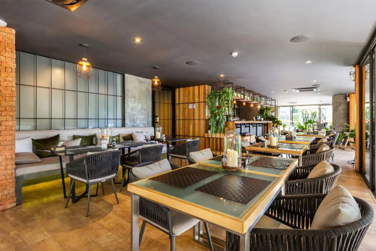 Diamond Condominium by Alexanders Apartments
