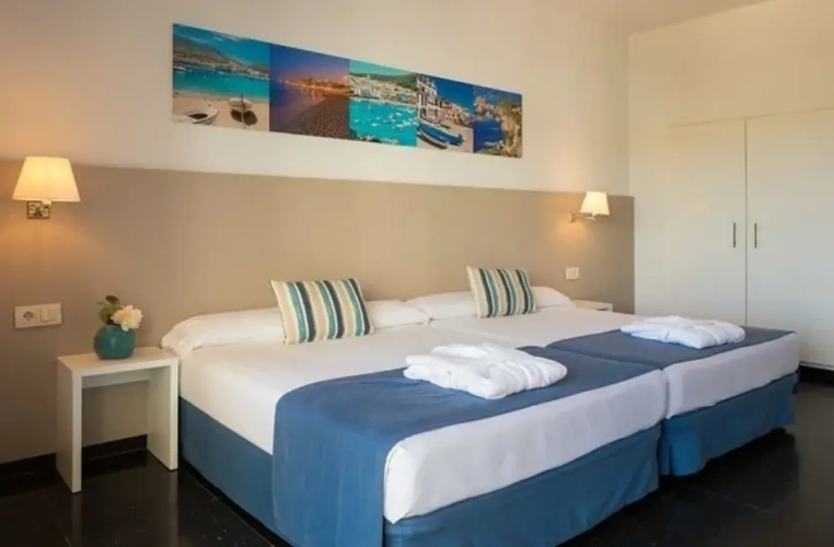 Superior Quadruple room with balcony