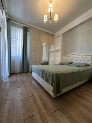 Chetyrekhmestnye s Balkonom Apartments