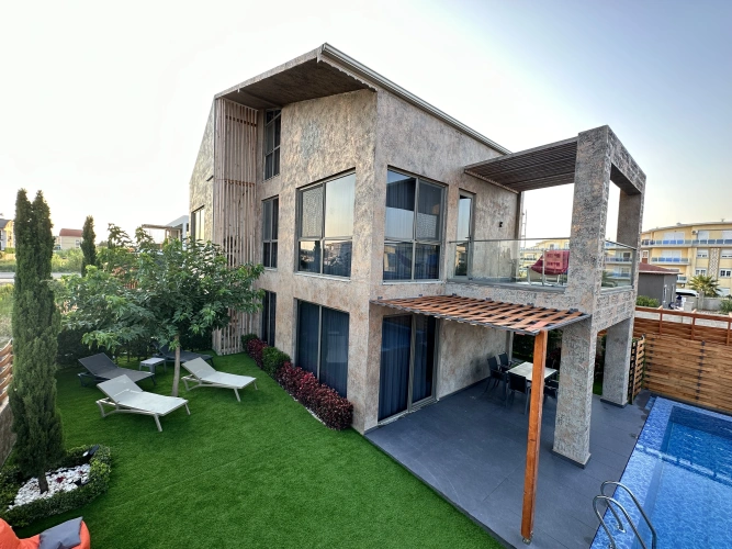 3 Bedrooms Superior Villa with balcony