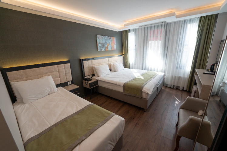 Deluxe Family room with view