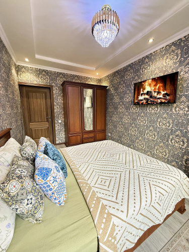 Ulitsa Sadyka Azimova 63 Flat