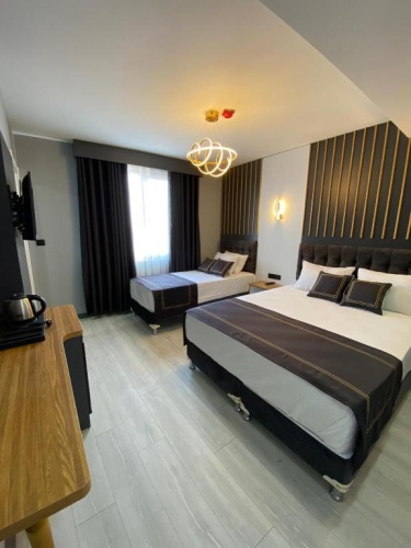 Deluxe Triple room with view