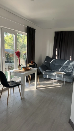2 Bedrooms Apartment with garden view