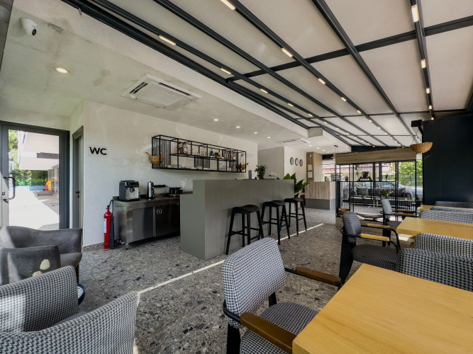 Leaf River Suites Hotel