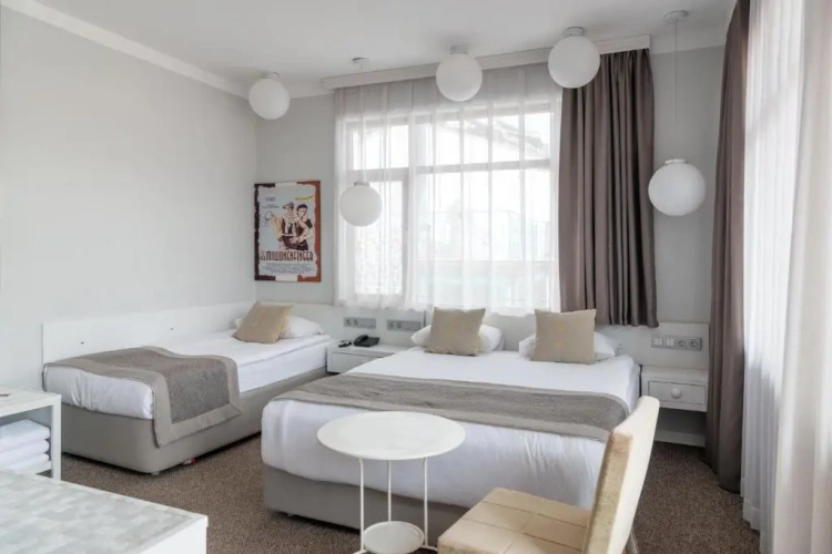 Standard Triple room