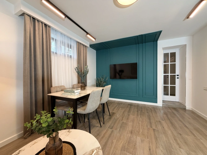 2 Bedrooms Apartment with courtyard view