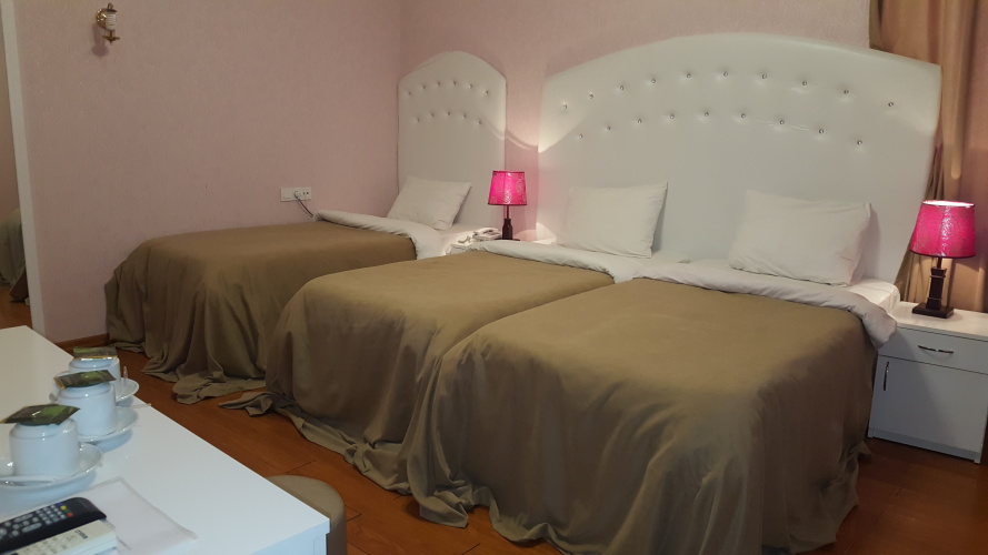 Standard Triple room