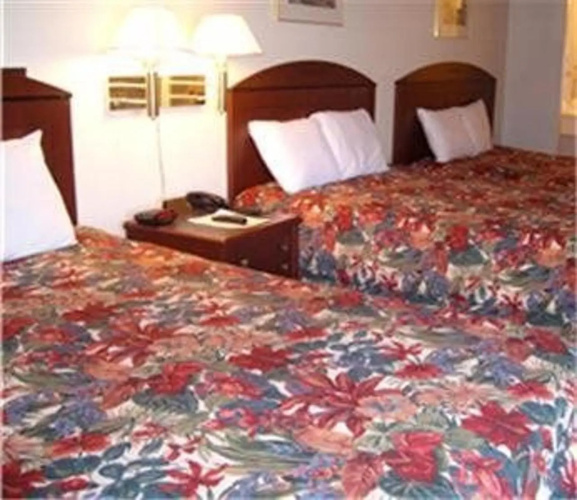 Cedar Creek Inn Hotel