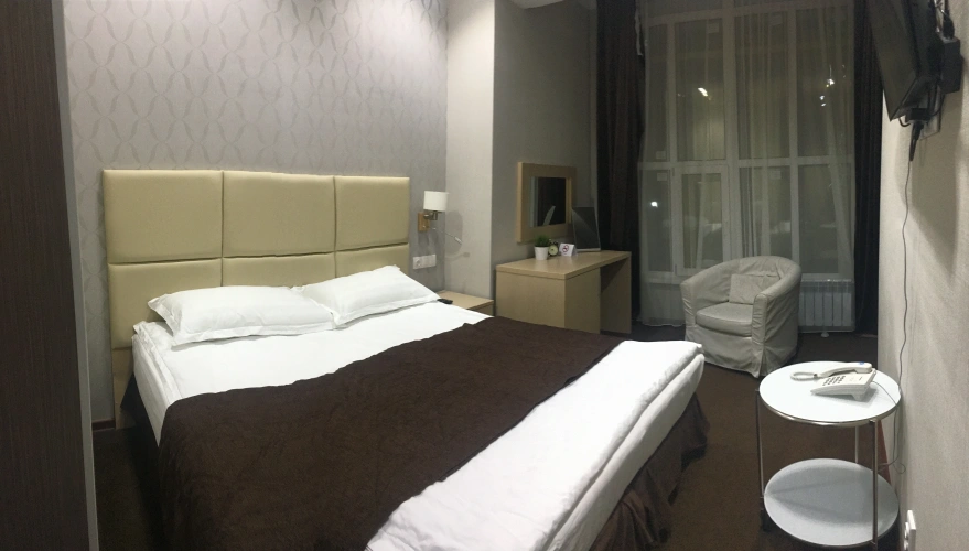 Standard Double room with city view