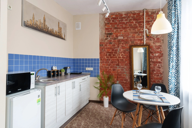 V Gostyakh U Surikatov Flat