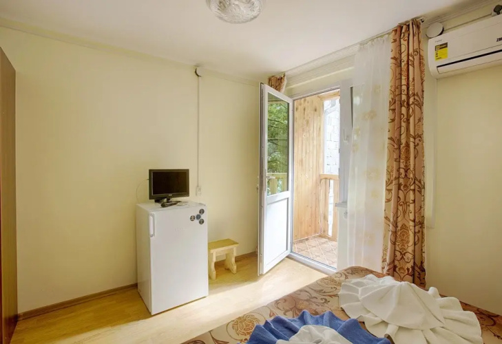 Sunny summer boarding house