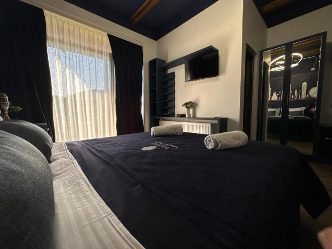 Deluxe Family room with balcony and with mountain view