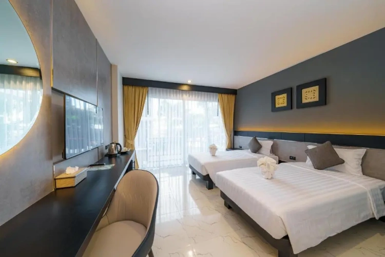 Deluxe Twin room with balcony