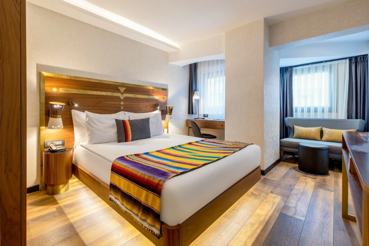 Deluxe Double room with city view