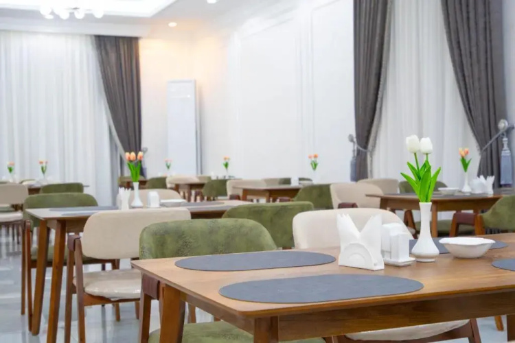 Air Plaza Hotel