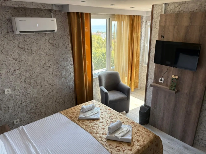Standard Double room with view