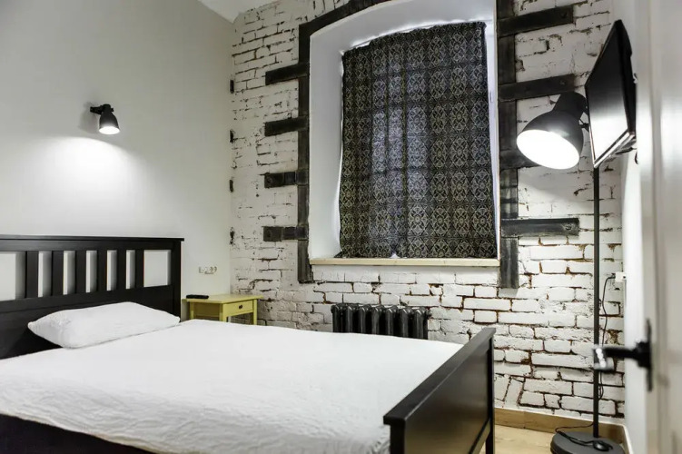Фотография номера гостиницы Brick Walls