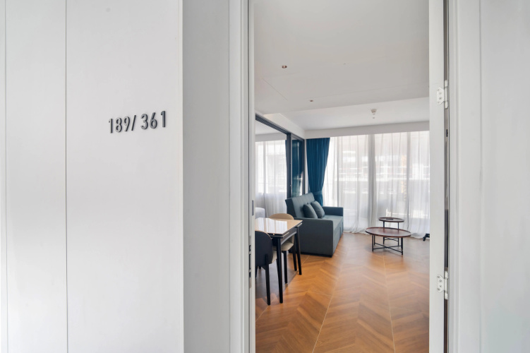 Resort D305 Beachfront One-Bedroom Apartments
