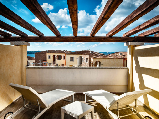 Deluxe Double room with balcony and with partial sea view