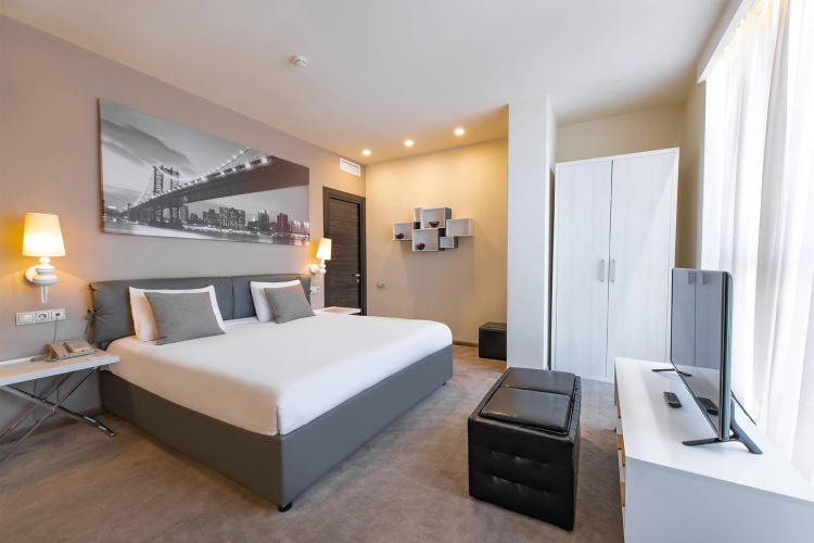 Opera Suite Hotel photo 13