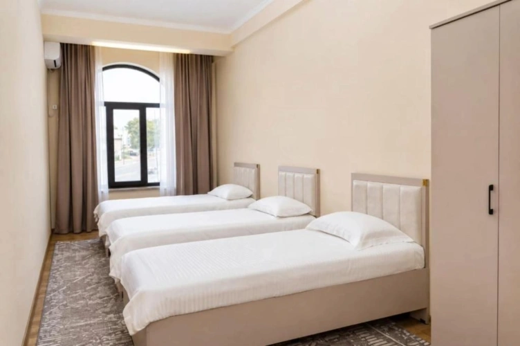 Standard Triple room