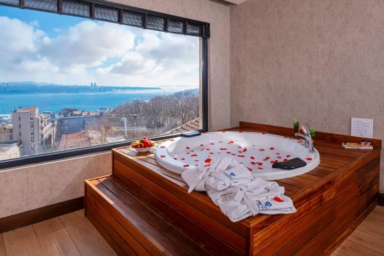 Double Suite with balcony and with sea view