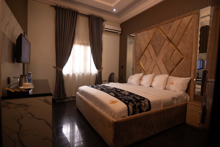 Deluxe room with balcony and with view