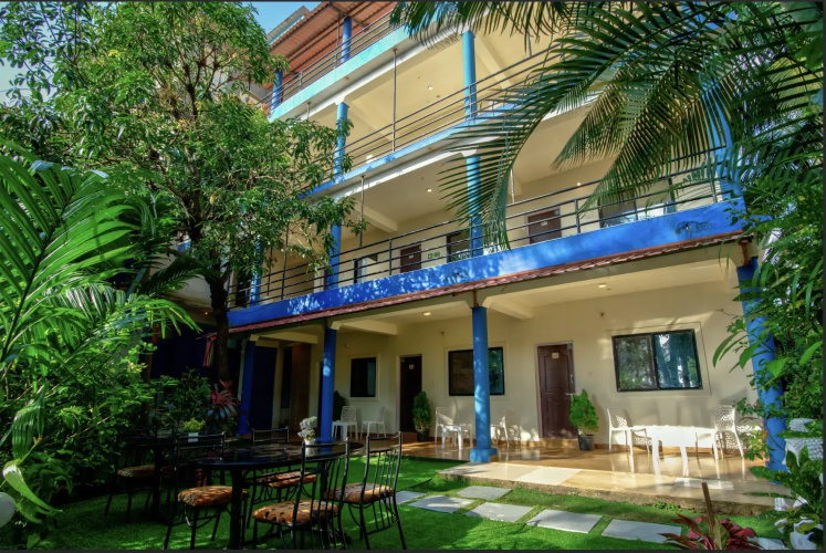 Aqua Wave by YogiTree Hotel