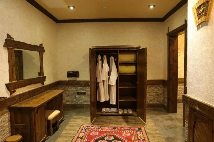 Quintuple Family Suite with river view