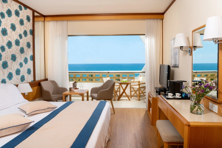 Superior Twin room with balcony and with sea view