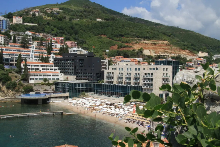 Avala Villas Resort