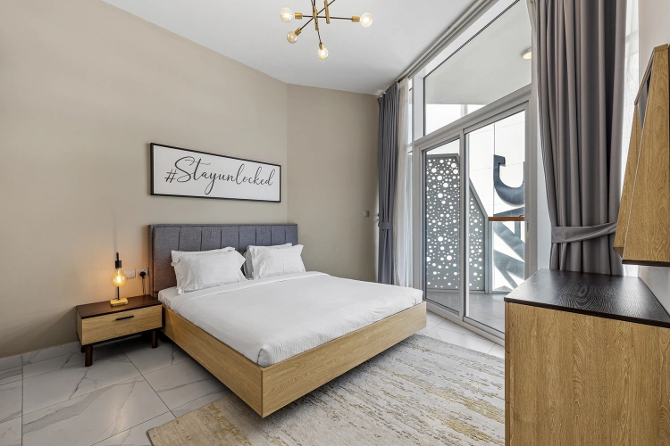 1 Bedroom Stylish Apartment with water view