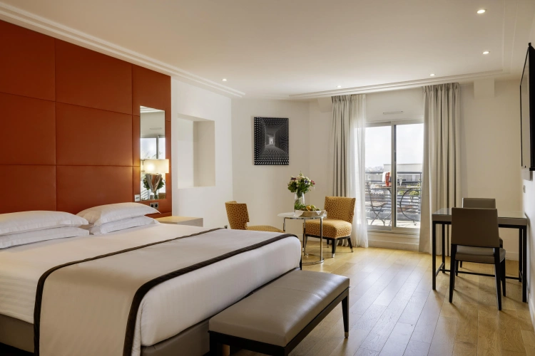 Eiffel Tower View Double Junior Suite