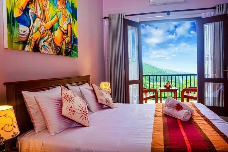 Deluxe Triple room with balcony and with view