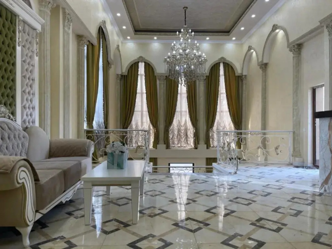 Aura Hotel