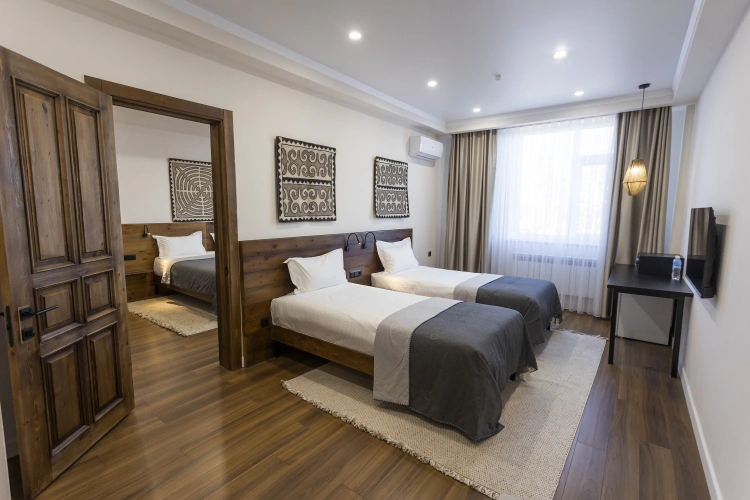Quadruple Family Suite