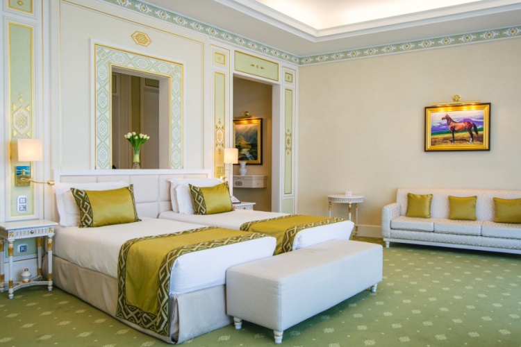 Standard Double room with city view