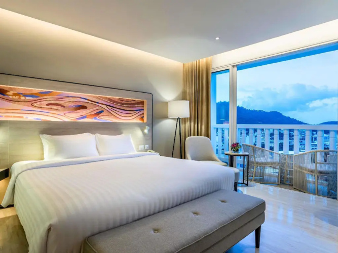 Deluxe Double room with balcony and with city view