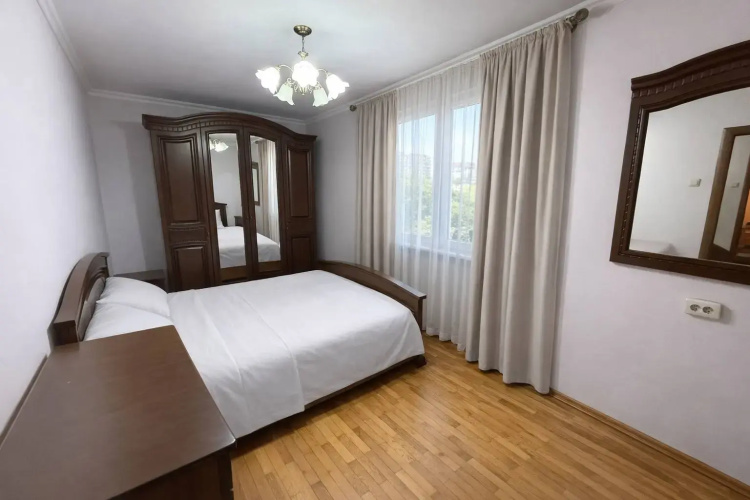 Zhivi V Serdtse Sukhuma Flat