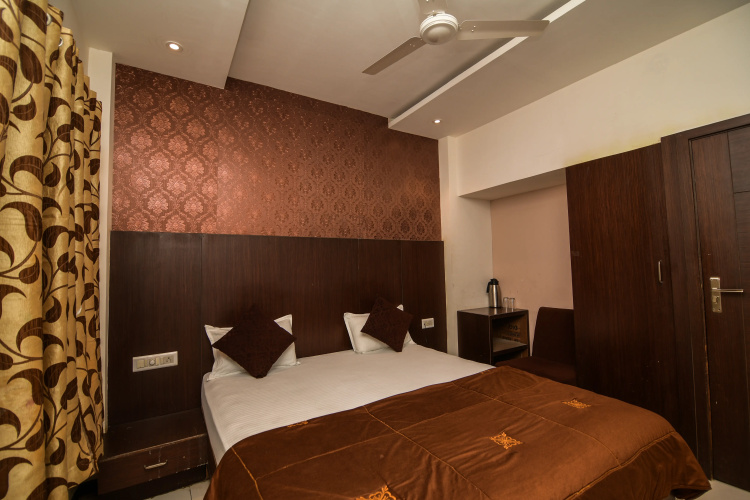 Shreeram Hotel
