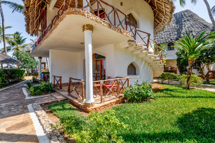 Bungalow with garden view