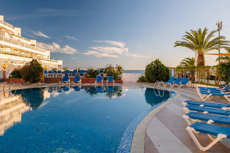 Hotel Monicca Collection Suites & Residences