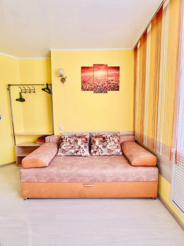 Фотография номера квартиры Апартаменты Не Бабушкин Диван 1