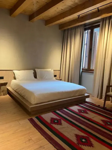 Face and place Boutique hotel