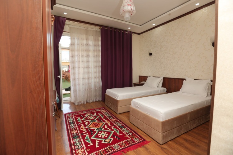 Standard Twin room with city view