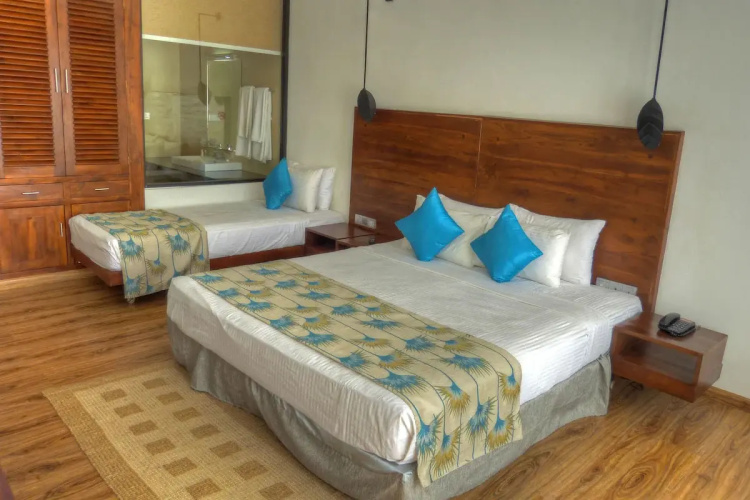Rain Tree by Oak Ray Hotel