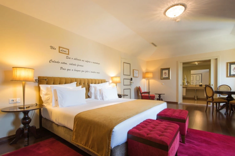 Standard Twin room with balcony
