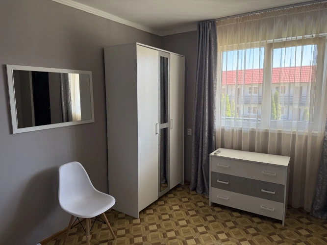 Comfort Quadruple Family room with balcony and with courtyard view